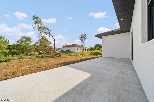 3105 42nd ST W, Lehigh Acres, FL 33971