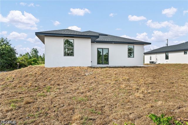 3105 42nd ST W, Lehigh Acres, FL 33971