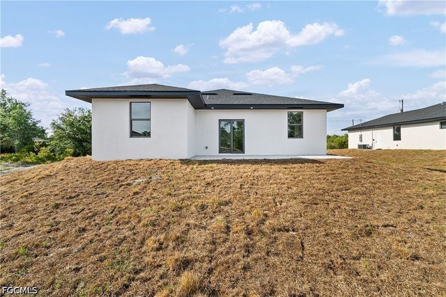 3105 42nd ST W, Lehigh Acres, FL 33971