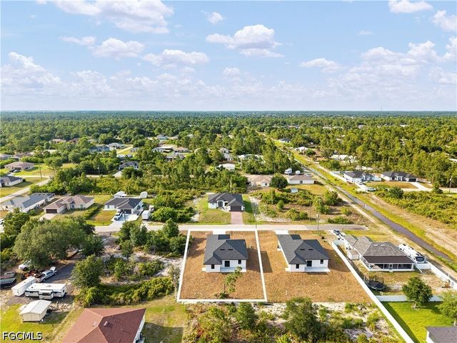 3105 42nd ST W, Lehigh Acres, FL 33971