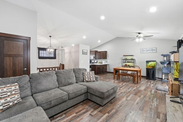 811 2nd Avenue SW, Rice, MN 56367