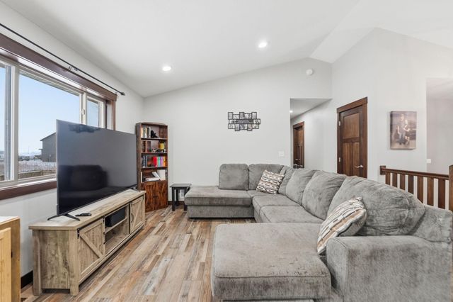 811 2nd Avenue SW, Rice, MN 56367