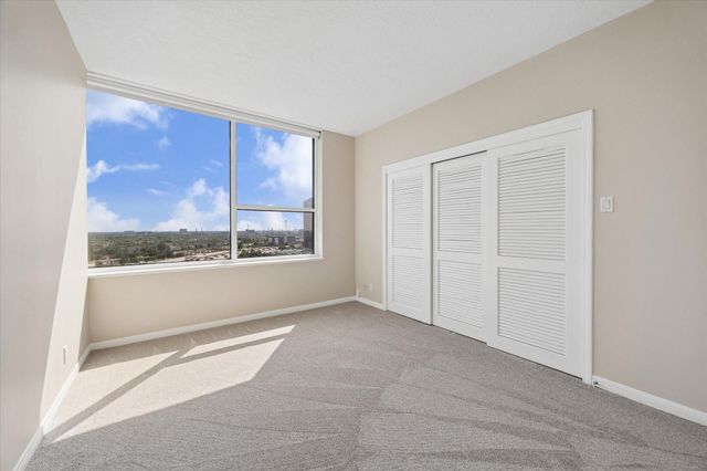 15 Greenway Plaza 14F, Houston, TX 77046