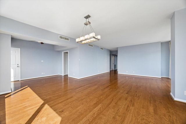15 Greenway Plaza 14F, Houston, TX 77046