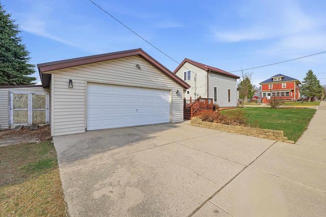 313 S Depot Street, Fox Lake, WI 53933