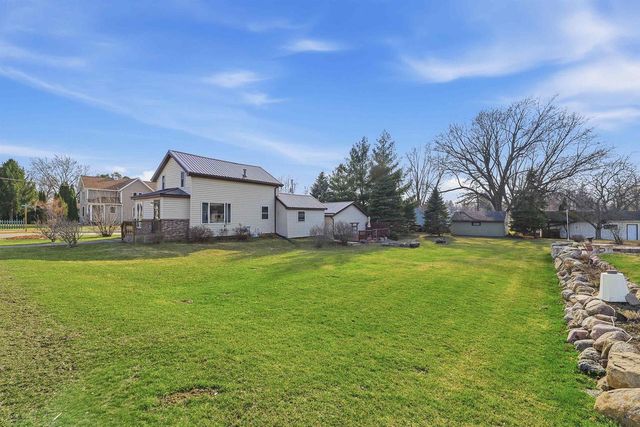 313 S Depot Street, Fox Lake, WI 53933