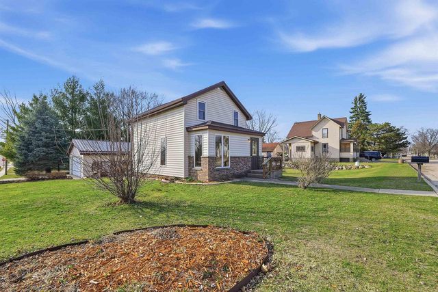 313 S Depot Street, Fox Lake, WI 53933