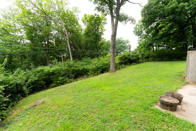 1006 BELLEVIEW CT, Columbia, MO 65203