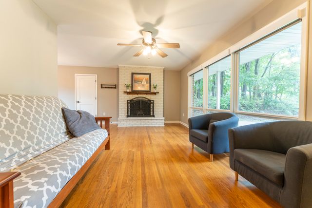 1006 BELLEVIEW CT, Columbia, MO 65203