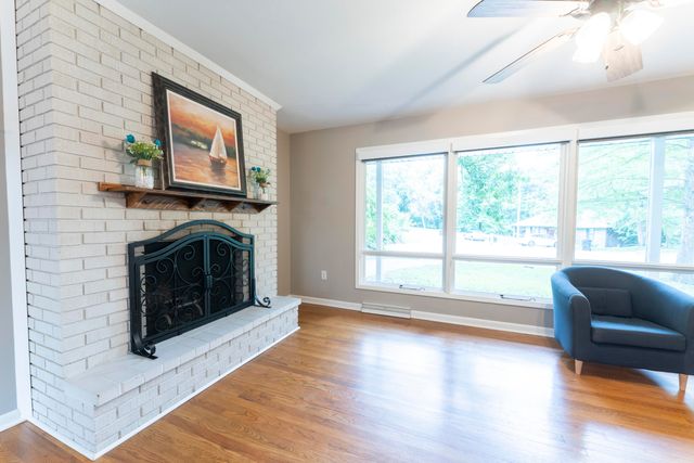 1006 BELLEVIEW CT, Columbia, MO 65203