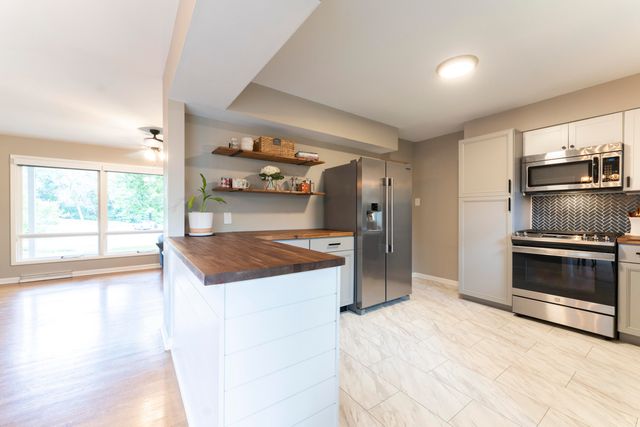 1006 BELLEVIEW CT, Columbia, MO 65203