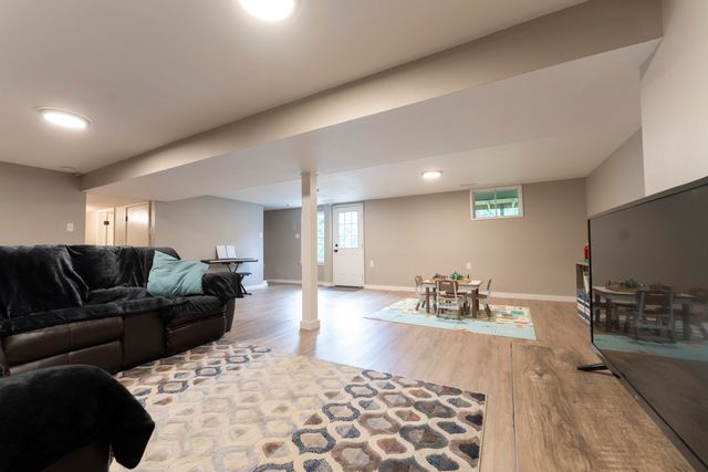 1006 BELLEVIEW CT, Columbia, MO 65203