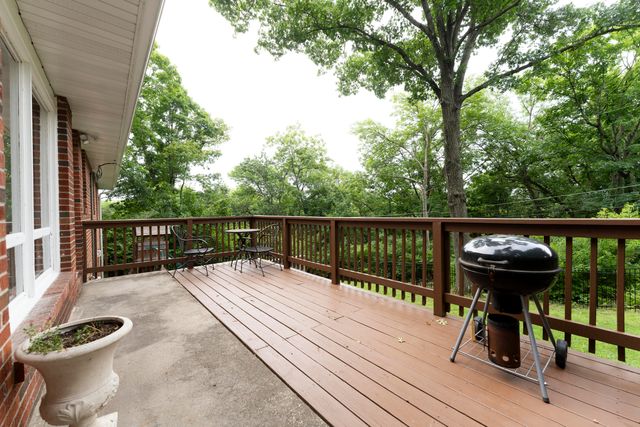 1006 BELLEVIEW CT, Columbia, MO 65203