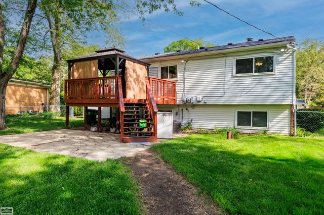 6015 Brynthrop Drive, Shelby Twp, MI 48316