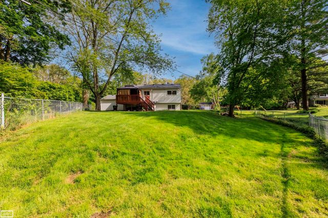 6015 Brynthrop Drive, Shelby Twp, MI 48316