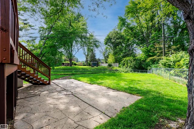 6015 Brynthrop Drive, Shelby Twp, MI 48316