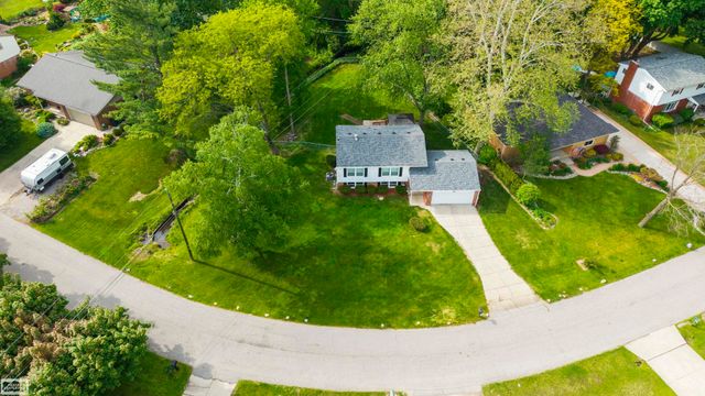 6015 Brynthrop Drive, Shelby Twp, MI 48316