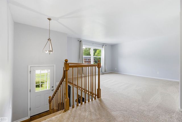 6015 Brynthrop Drive, Shelby Twp, MI 48316