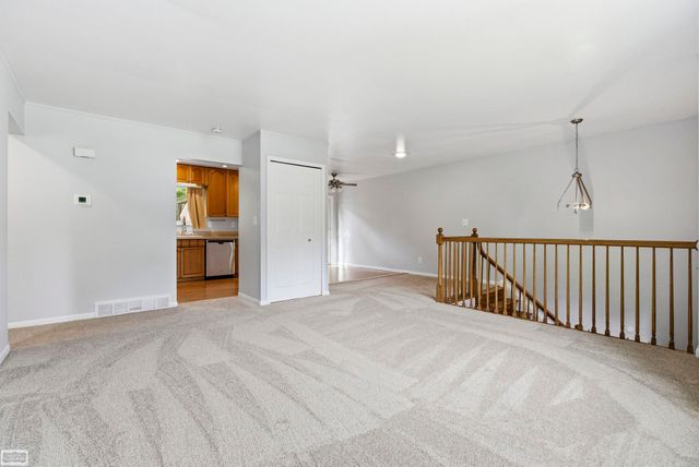 6015 Brynthrop Drive, Shelby Twp, MI 48316