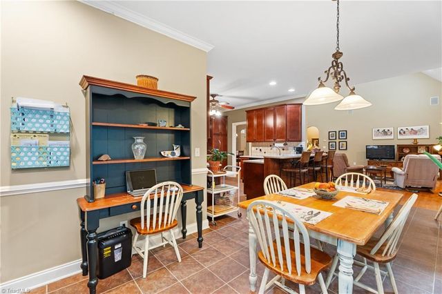 4486 Greystone Place Court, Winston-salem, NC 27106