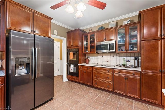 4486 Greystone Place Court, Winston-salem, NC 27106