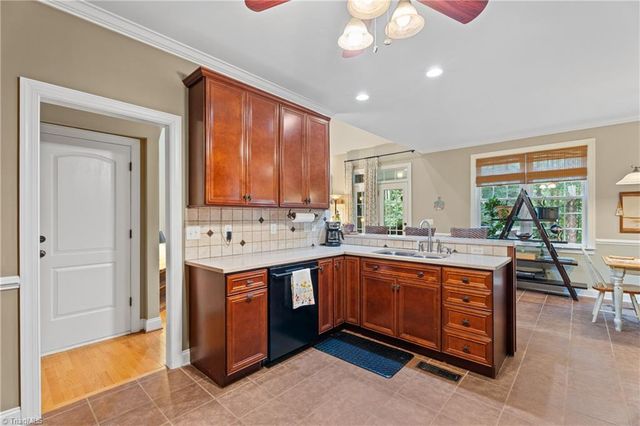 4486 Greystone Place Court, Winston-salem, NC 27106