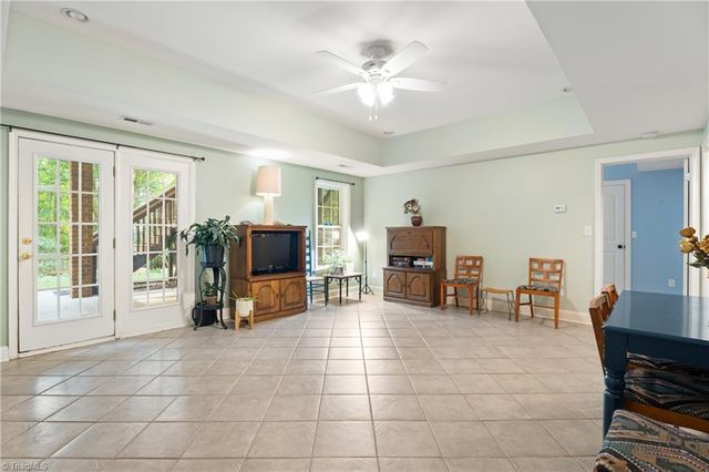 4486 Greystone Place Court, Winston-salem, NC 27106