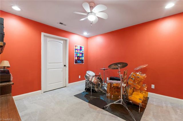 4486 Greystone Place Court, Winston-salem, NC 27106