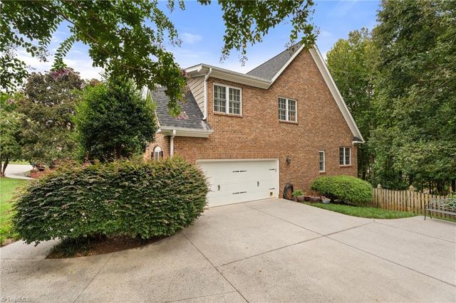 4486 Greystone Place Court, Winston-salem, NC 27106