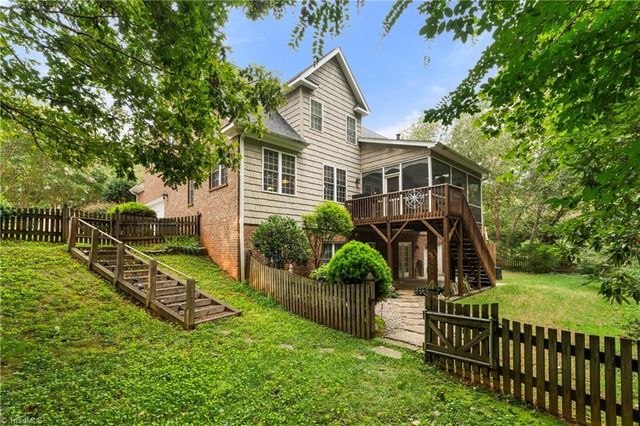4486 Greystone Place Court, Winston-salem, NC 27106