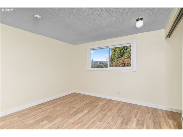 4655 CROWN Ct, Salem, OR 97301