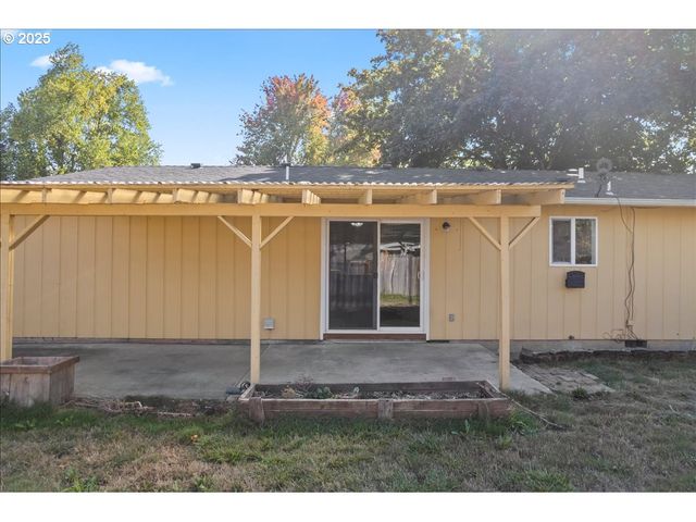 4655 CROWN Ct, Salem, OR 97301