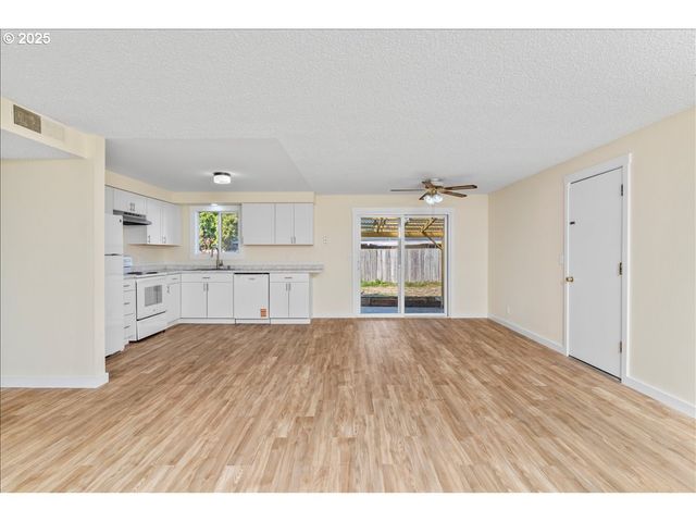 4655 CROWN Ct, Salem, OR 97301