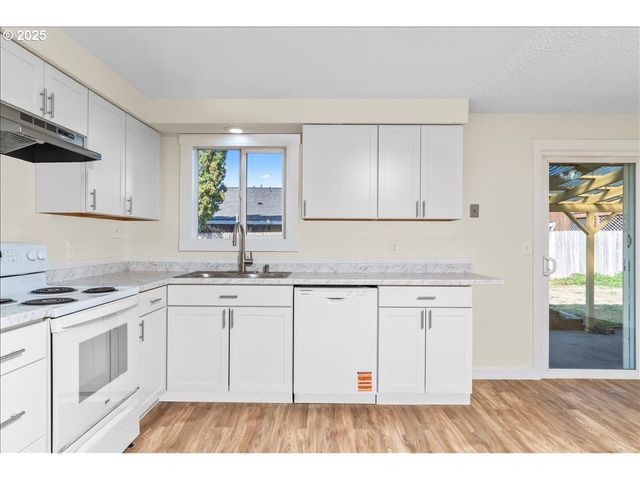 4655 CROWN Ct, Salem, OR 97301