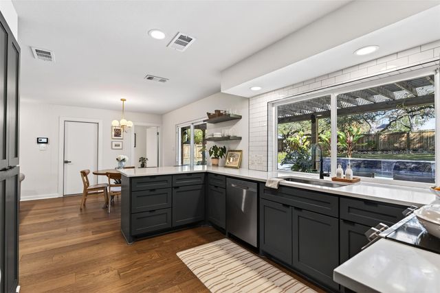 2502 Comburg Castle WAY, Austin, TX 78748