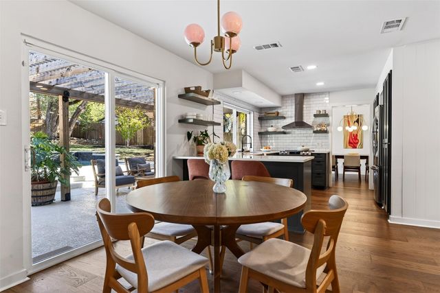 2502 Comburg Castle WAY, Austin, TX 78748