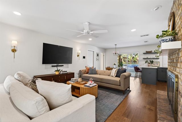 2502 Comburg Castle WAY, Austin, TX 78748