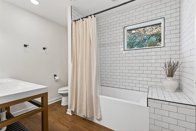 2502 Comburg Castle WAY, Austin, TX 78748