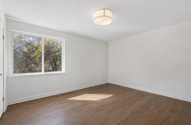 2502 Comburg Castle WAY, Austin, TX 78748