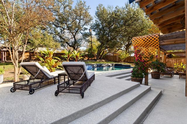 2502 Comburg Castle WAY, Austin, TX 78748