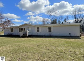 10389 S Grant Avenue, Clare, MI 48617
