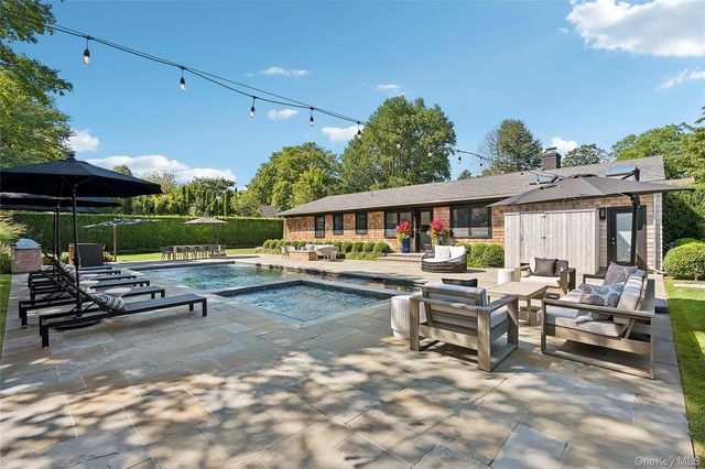 30 Breese Lane, Southampton, NY 11968