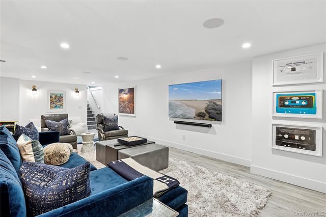 30 Breese Lane, Southampton, NY 11968