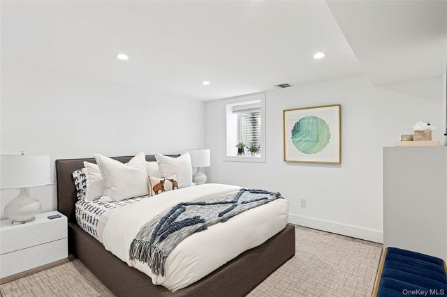 30 Breese Lane, Southampton, NY 11968