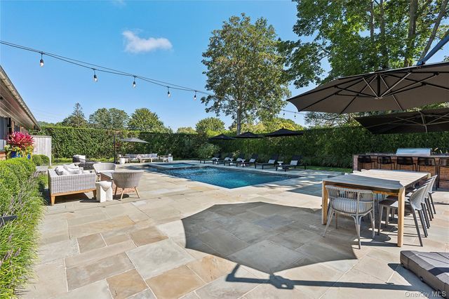 30 Breese Lane, Southampton, NY 11968