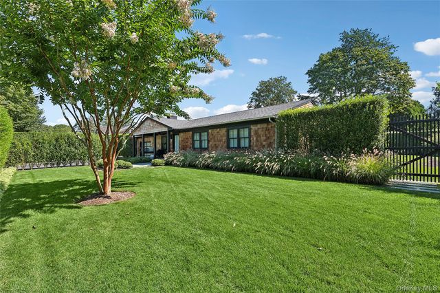 30 Breese Lane, Southampton, NY 11968