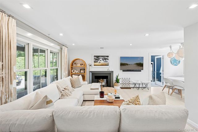 30 Breese Lane, Southampton, NY 11968