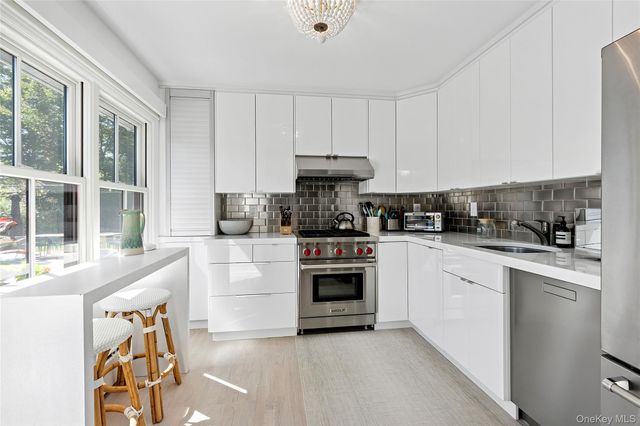 30 Breese Lane, Southampton, NY 11968