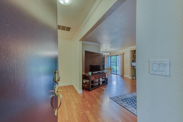 195 Del Monte Lane, Morgan Hill, CA 95037