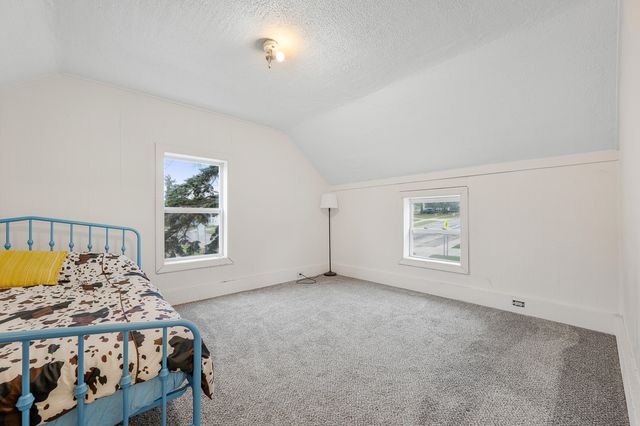 1024 Laurel Street, Cadillac City, MI 49601